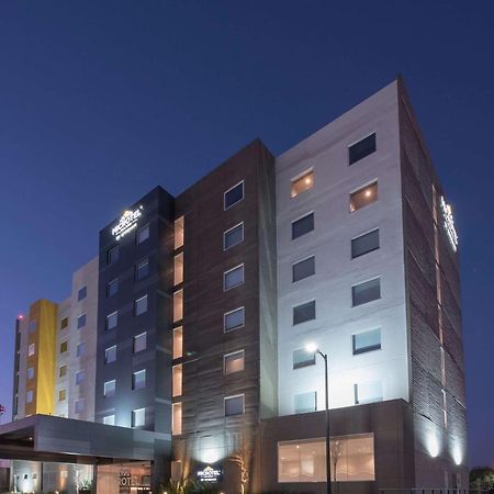 Microtel Inn & Suites By Wyndham Guadalajara Sur Екстериор снимка