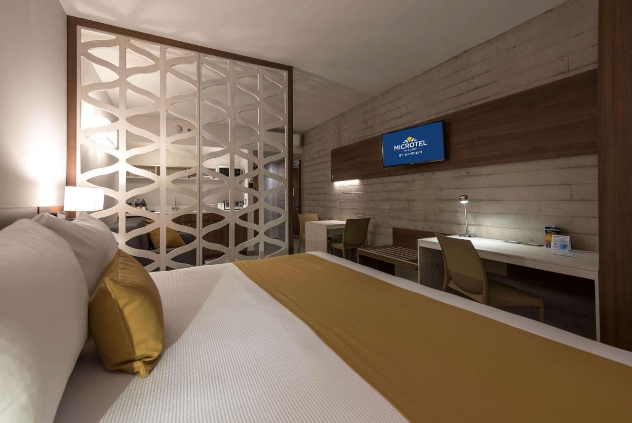 Microtel Inn & Suites By Wyndham Guadalajara Sur Екстериор снимка