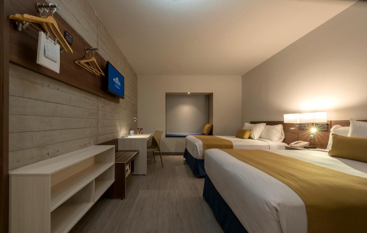 Microtel Inn & Suites By Wyndham Guadalajara Sur Palomar Екстериор снимка