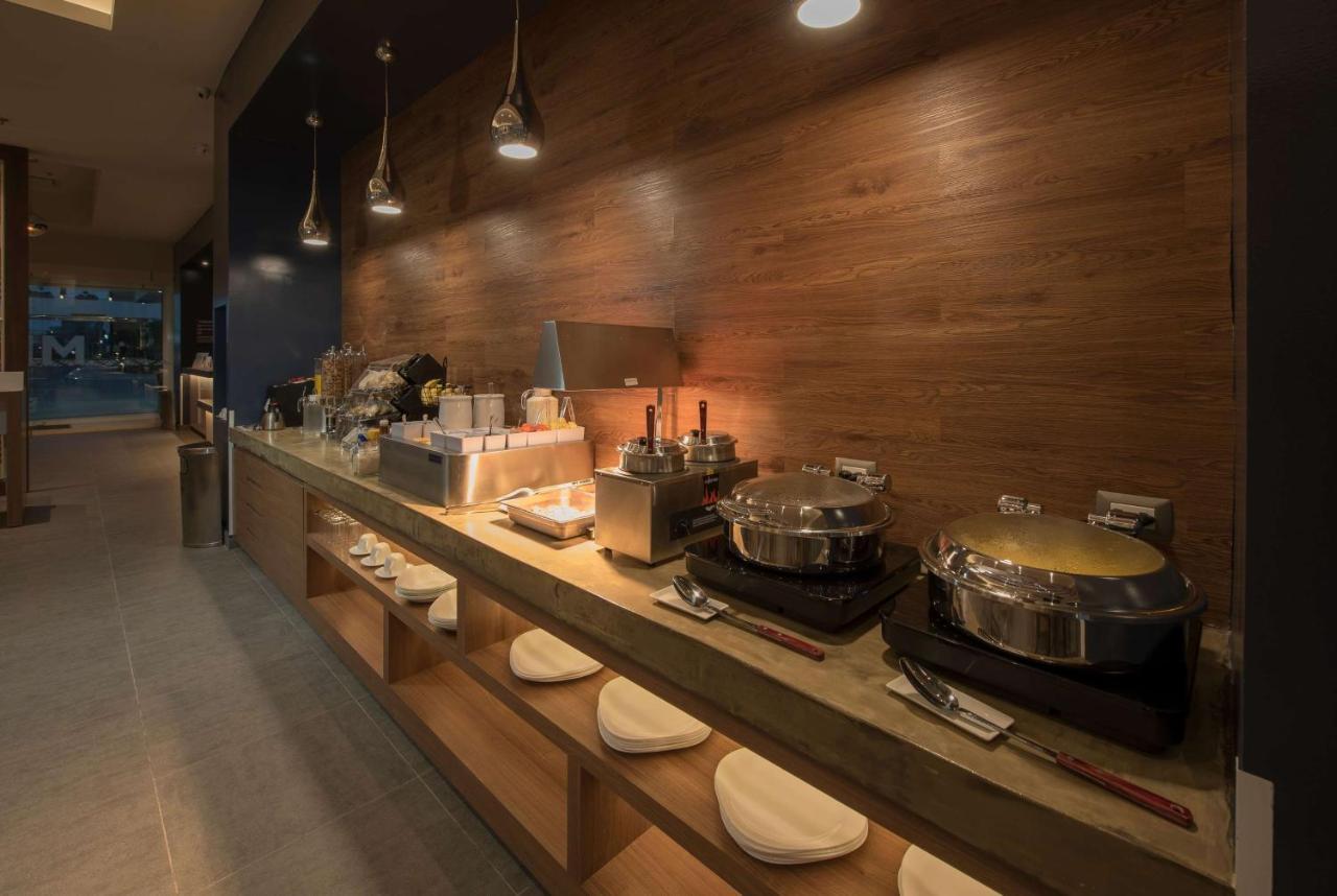 Microtel Inn & Suites By Wyndham Guadalajara Sur Palomar Екстериор снимка