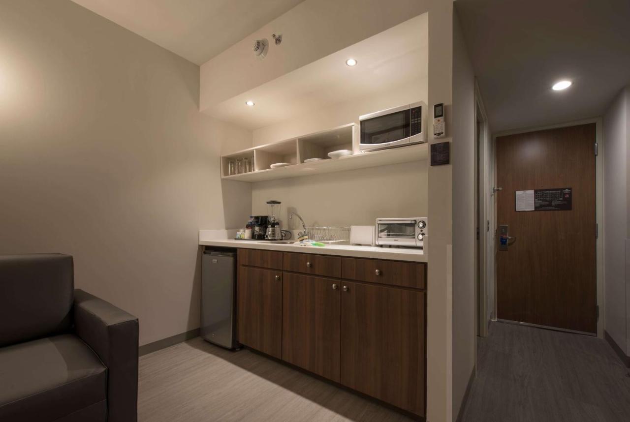 Microtel Inn & Suites By Wyndham Guadalajara Sur Palomar Екстериор снимка